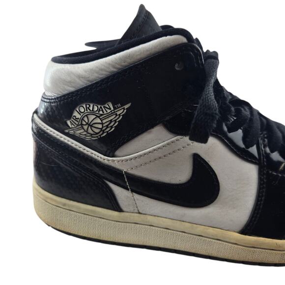 Nike Air Jordan 1 Mid Sneakers Mens 8 Black White Retro Streetwear Athletic - Picture 2 of 12